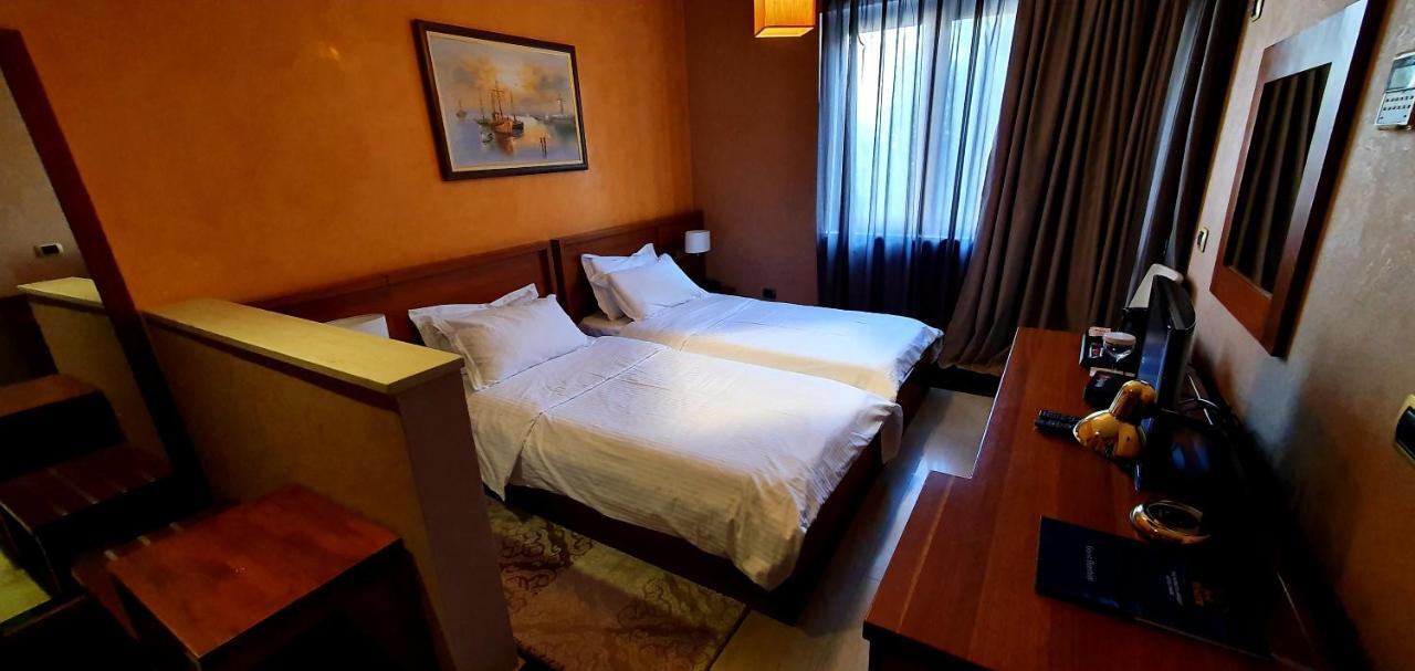 Nov Hotel 티라나 외부 사진
