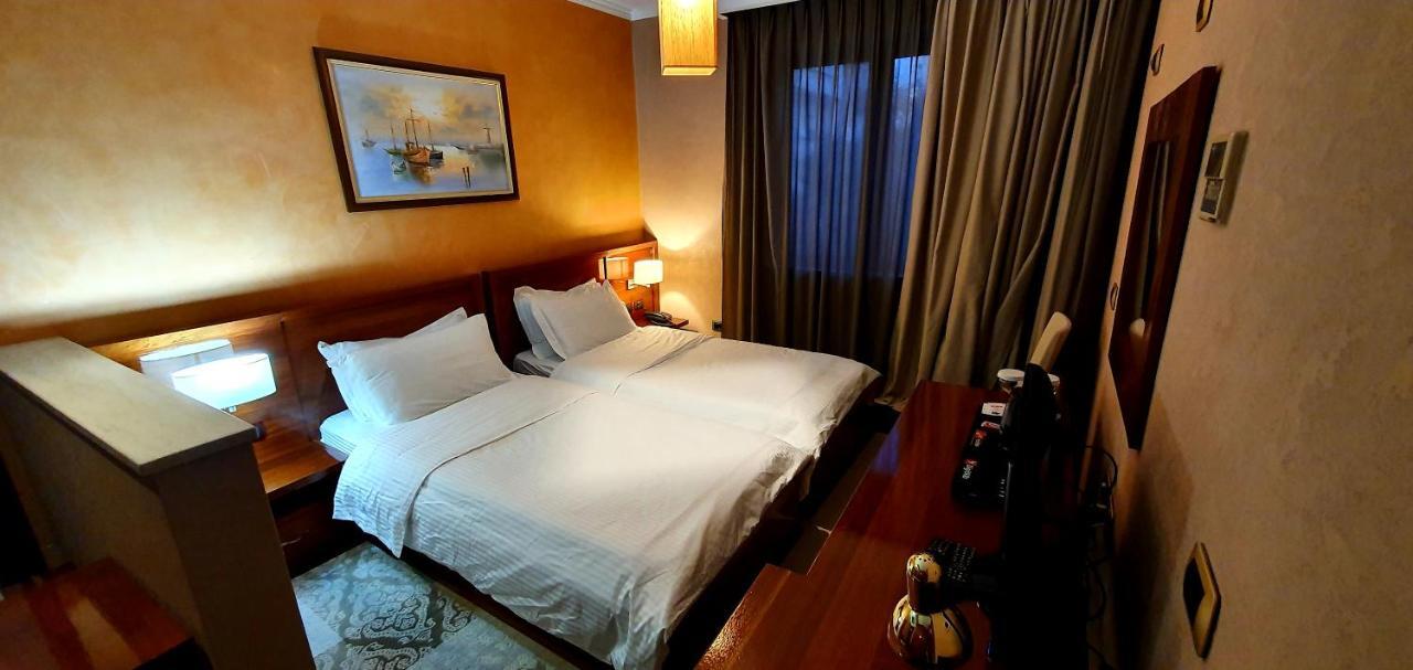 Nov Hotel 티라나 외부 사진